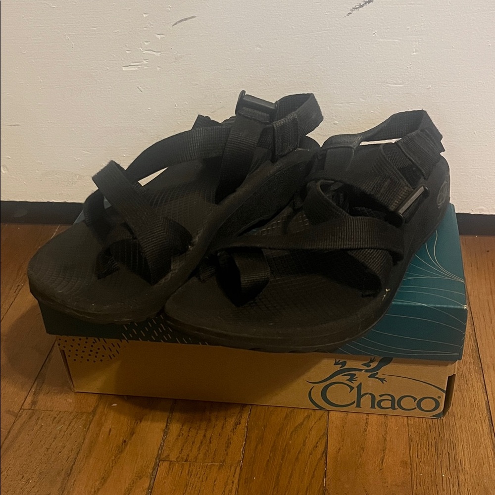 Chaco Women's Z2 Classic Black Sandals 9 Wide